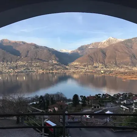 Casa Dorothea Mit Pool Ueber Maggiore Gambarogno